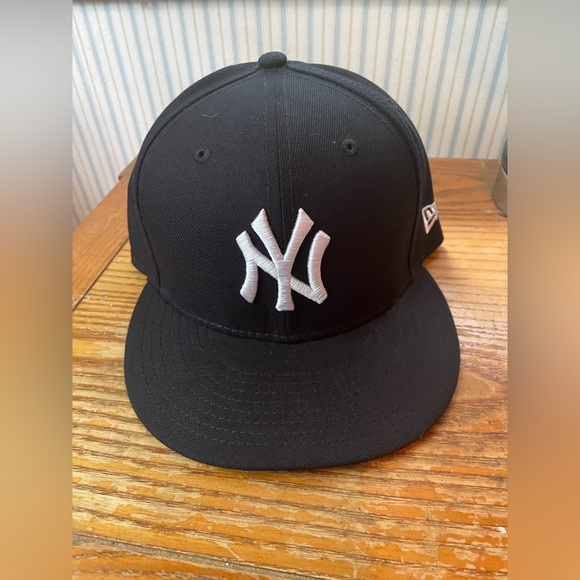 NY Yankees Snapback Hat Blue New - Picture 1 of 5